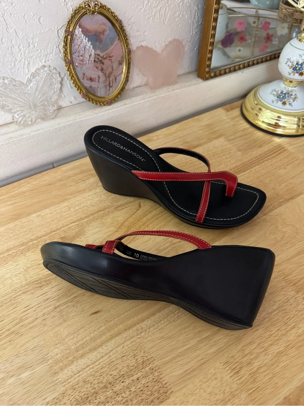 2000’s Hillard & Hanson Chunky Strappy Wedge Sandals Y2K Thong Heels Whimsy Cute